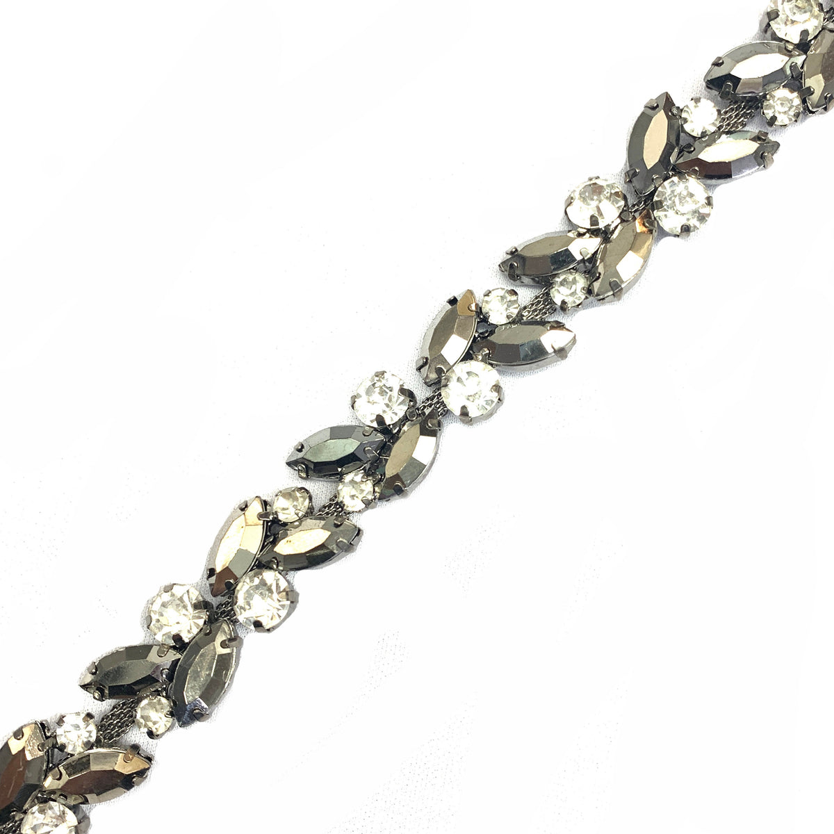 Swarovski® Jet Hematite 4mm Sew On (144) Per Pack - Crafters Hub - Foto 2